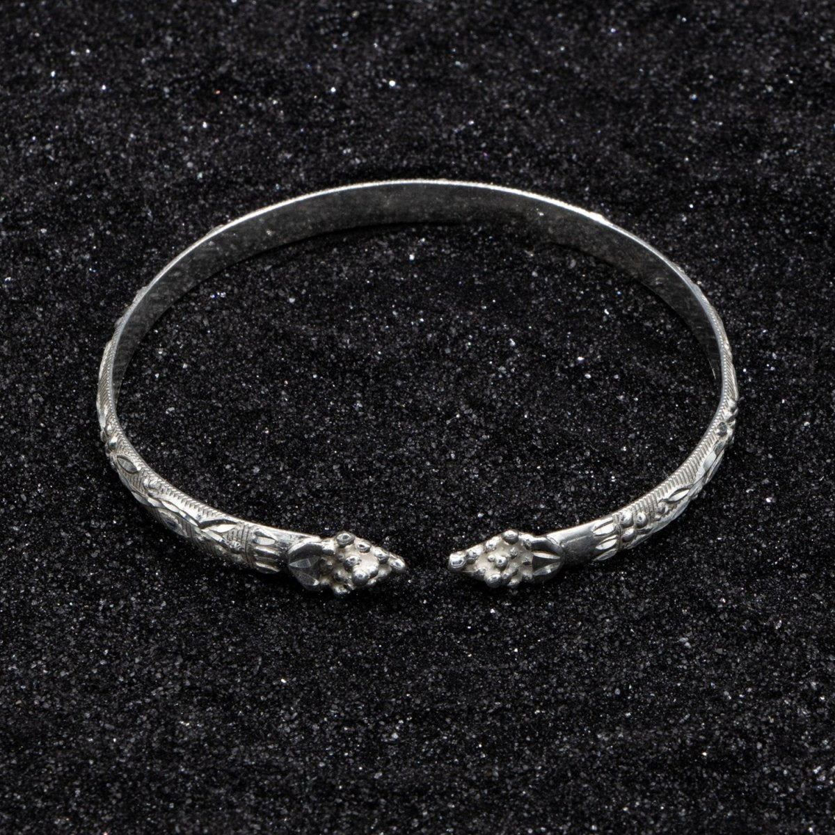 Flat Grape Vine with Grape Bunch Caribbijou West Indian Bangle Silver