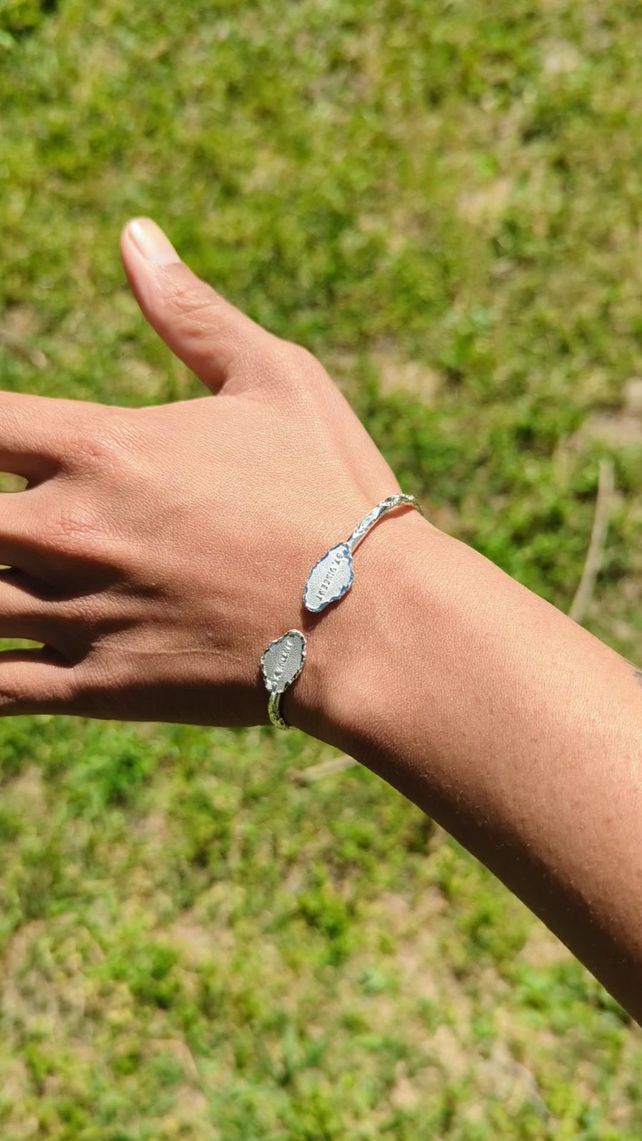 Light St. Vincent Map Bangle with Diamante Pattern