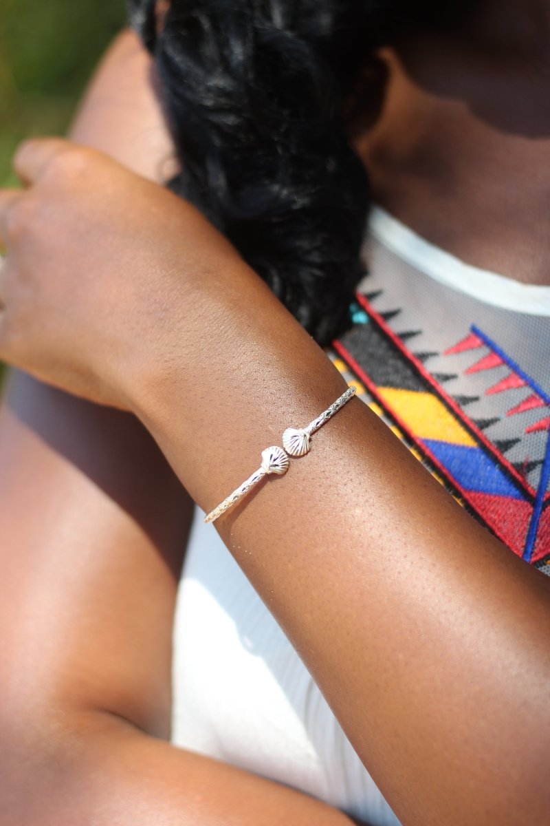 Extra Light Small Clam Bangle in Calypso Pattern - Bangle - Caribbijou Island Jewellery
