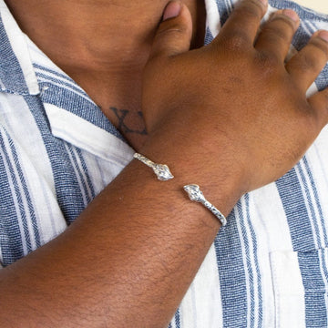 Light Conch Lambi Shell Bangle with Calypso Pattern - Bangle - Caribbijou Island Jewellery